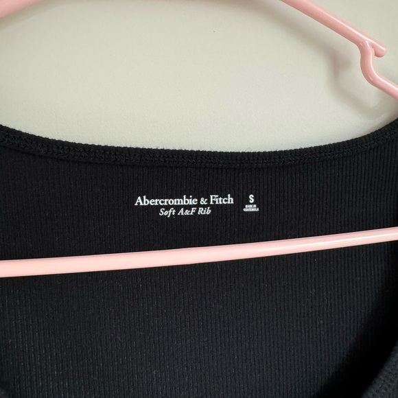 Abercrombie & Fitch Button Down Black Tee - Picture 2 of 3